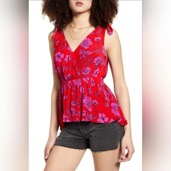 NWT! 100% Viscose Red Floral Bondi Beach Women's Band Of Gypsies Top Size Small - Picture 1 of 9